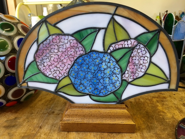 アトリエでは作品を展示してます。購入も可能です。