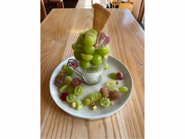 こぼれシャインマスカットパフェ