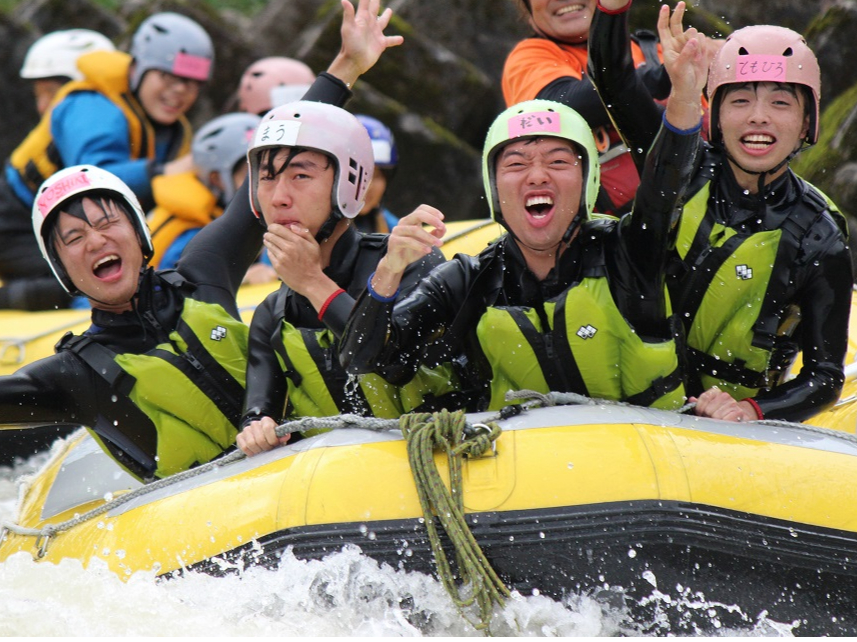 ���R�������ς���1���͐�\����ł́A�V�[�Y����ʂ��ĖL���Ȑ��̒��Ŗ{�i�I���t�e�B���O�������Ɋy���߂܂��I