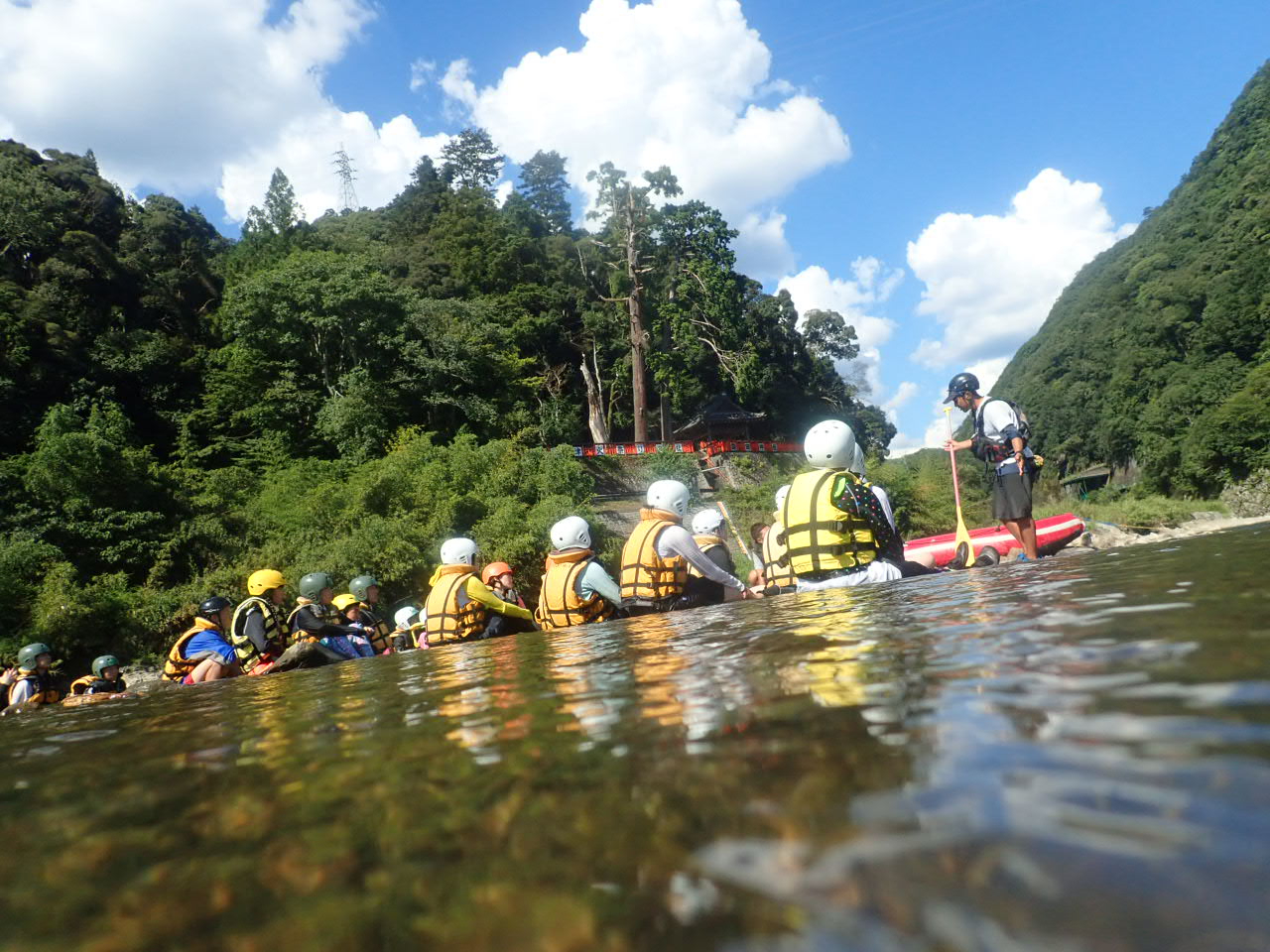 きれいな水と青い空