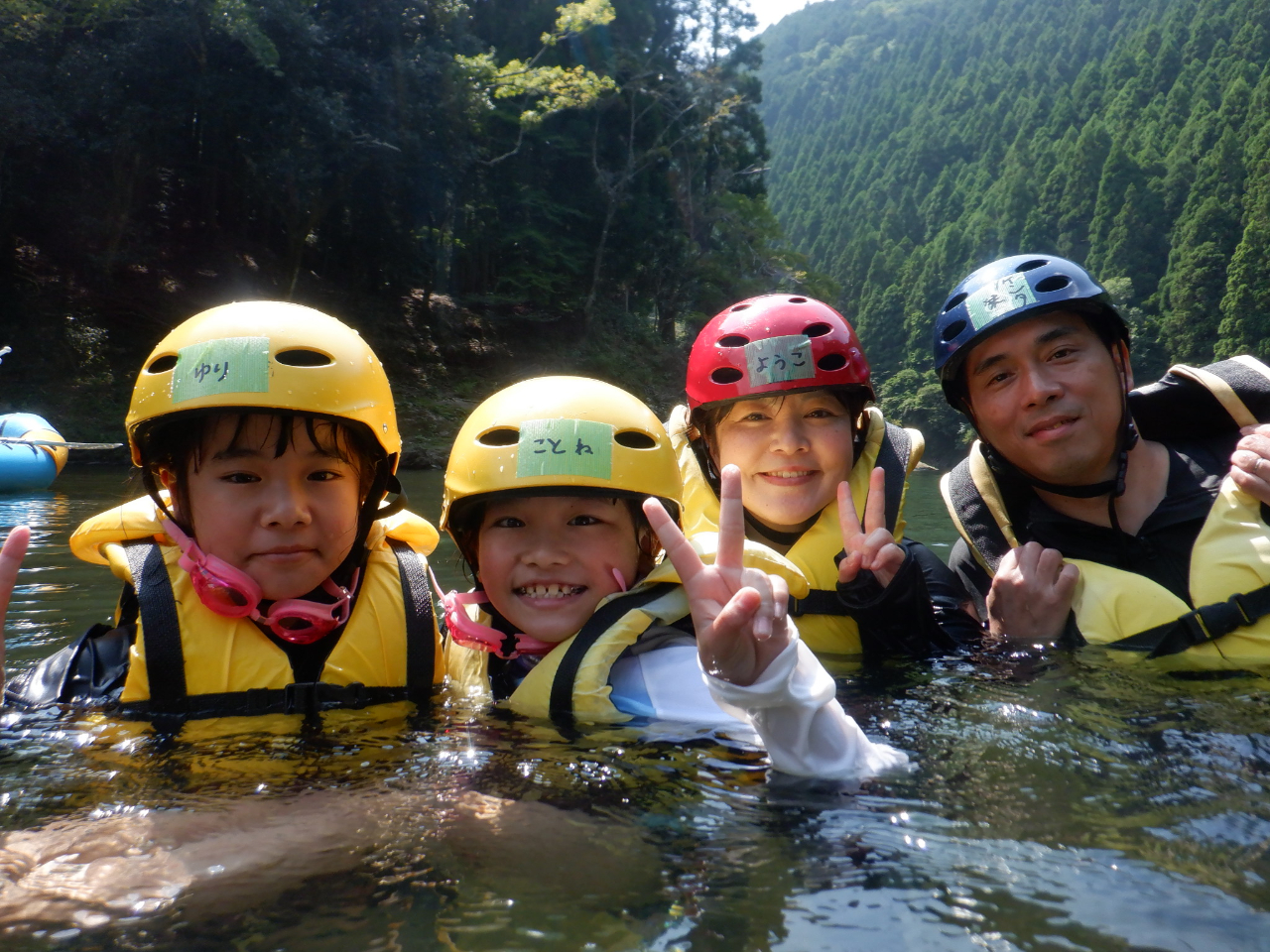 家族そろって遊泳タイム。気持ちよさそう。
