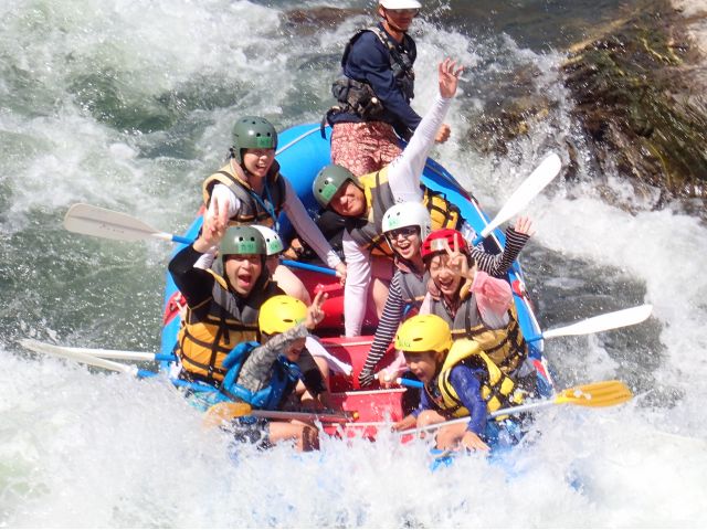 小学1年生から参加可 京都 保津川のんびりラフティングツアー 10 30 15 00 きらきらラフティング じゃらん遊び体験 小学1年生から参加可 京都 保津川のんびりラフティングツアー 10 30 15 00 きらきらラフティング じゃらん遊び体験