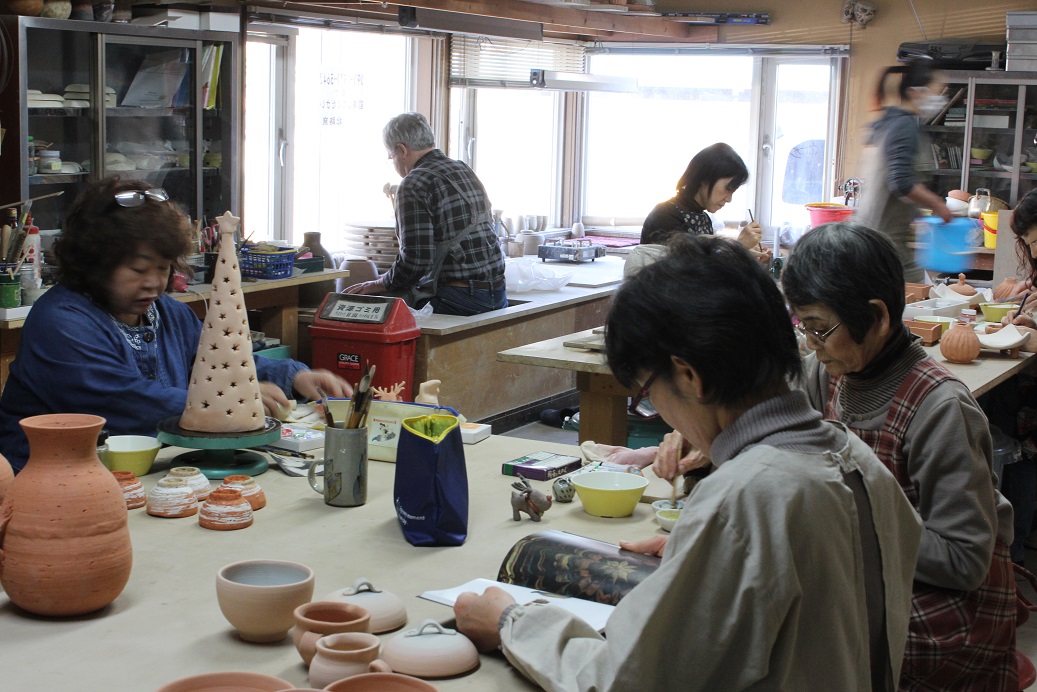 夏の陶芸体験!【平日・日曜日午前の部】1日陶芸体験~湖のほとりで、私だけの作品を...