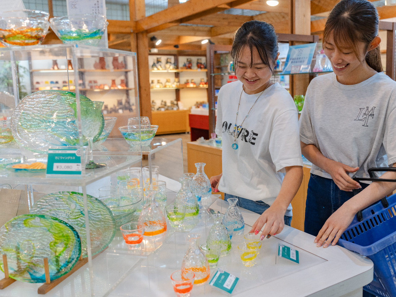 ̌̌̓Vbvł肨y݂܂B