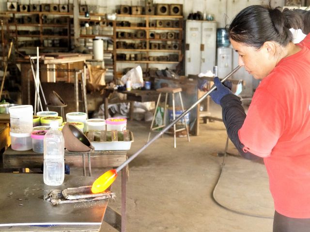 使用するガラスパーツは職人手作り!(パーツの製作体験は行っておりません)