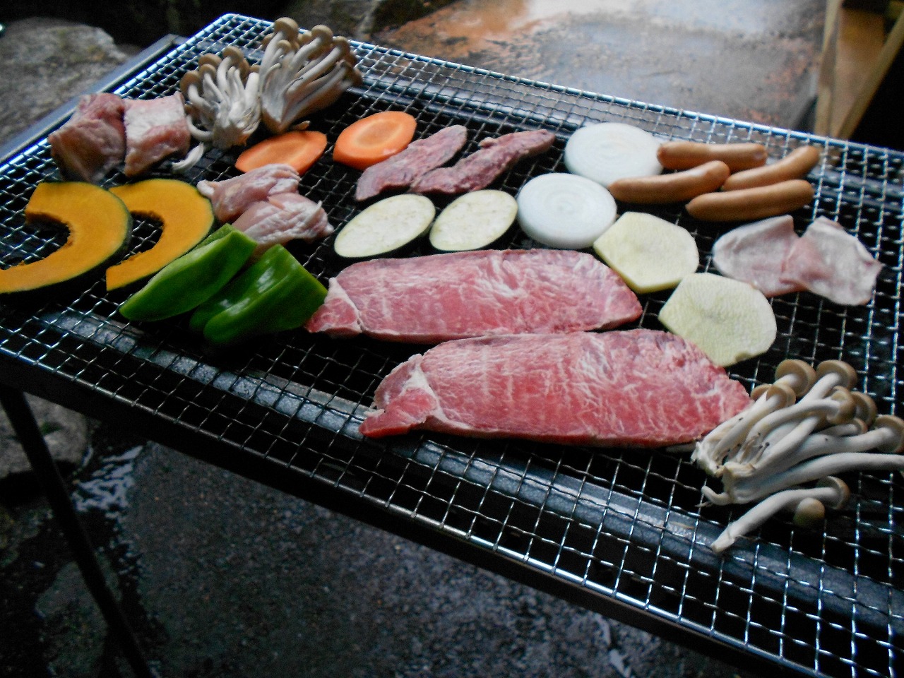 ボリューム満点BBQ〜!!※ステーキはTAPAバンガロー泊の方のみ