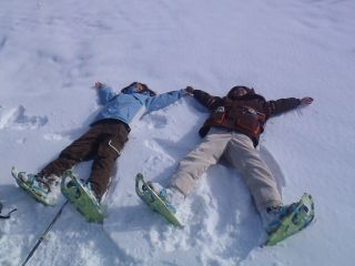 スノーシューツアーはガイドが丁寧にご案内いたします。ティータイムもあるのでお楽しみに〜♪