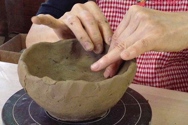 【新潟長岡・陶芸】午前手びねり体験。約1時間お一人様4000円。初めての方に! ...