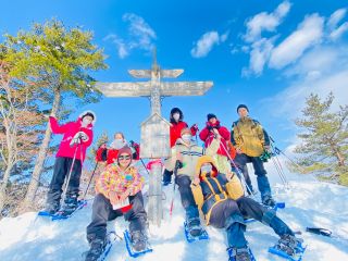 山頂からの眺めは、登ることで自信をつけることができるうえ、次の冒険に向けて経験値をアップさせたり、人生の充実感を得ることができます。