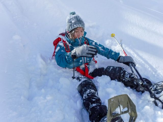ジャグスポーツ:【群馬/みなかみ /半日スノーシュー3時間】白銀の絨毯に覆われた里山で、心躍るアクティブな冒険を満喫!★駅ホテル送迎/写真/ウェアレンタル無料★学割あり〈カップル、女性にも好評〉