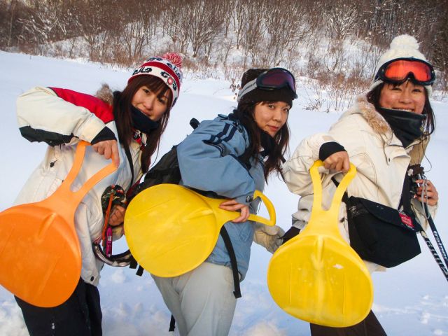 ジャグスポーツ:【群馬/みなかみ /1日スノーシュー5時間】心も体もリフレッシュ!充実した1日ツアーで最高のリラックスを。★駅ホテル送迎/写真/ウェアレンタル無料★学割あり〈カップル、女性にも好評〉