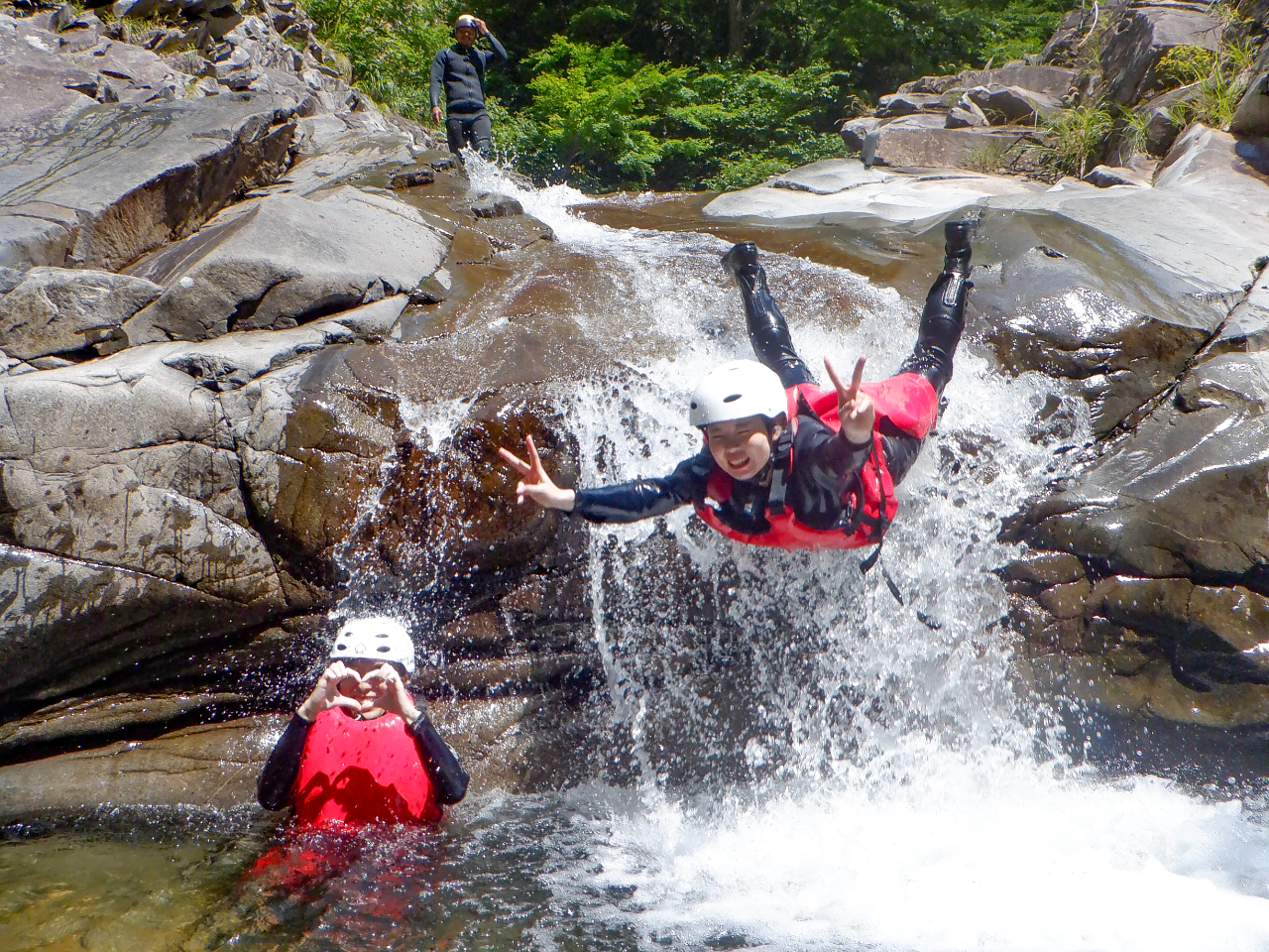 KChBeʐ^͖Ȃ̂ŁAcA[ʐ^オސSz܂BƑ₲FlAJbvŁAfGȏuԂivۑɂ߂łB