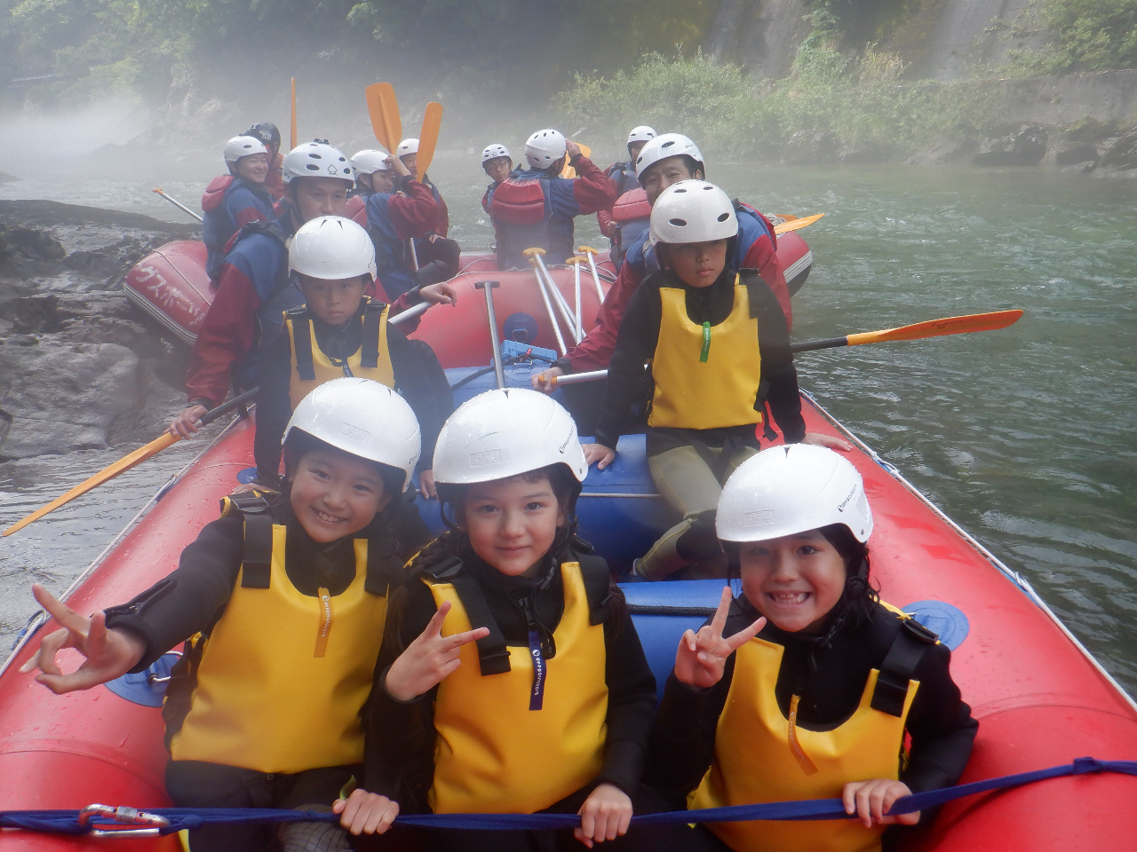 ���Ă��΍�E���h����h�~�ɁA�X�v���[�W���P�b�g�E�E�F�b�g�X�[�c�𒅗p���܂��B�E�F�A��M�A�̃����^���͖����ł��B ���C�y�ɃX�^�b�t�܂ł��\���t�����������B