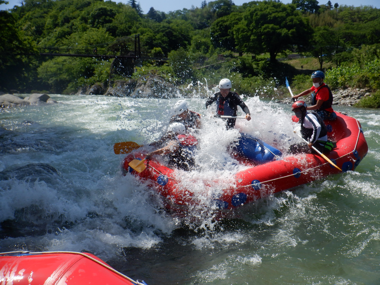 teBOł͋G߂ɂāA鋗VѕEiςĂ܂Bt4-6́A[hNX̃teBǑł܂B