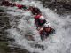 キャニオニングは沢下り、シャワークライミングは沢登りと思っています。ジャグスポーツでは二つの要素を含んだ「登・遡・滑・泳・跳」 ありの体験ツアーを開催しています