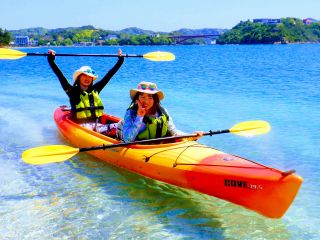 目指す島はココ!白い貝殻で出来た小さな小さな無人島へ!!
