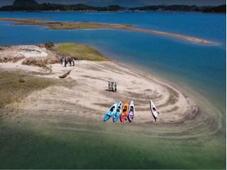 無人島に上陸した瞬間!ドローンならではの真上ショットで、この日の思い出を鮮やかに残します♪