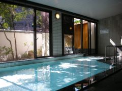 浅湯もできる広々、大浴場(女性内風呂)お母さんにうれしいベビーバスも♪