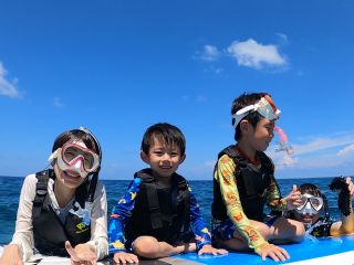 SUPの上からお魚見たり休憩もできます。