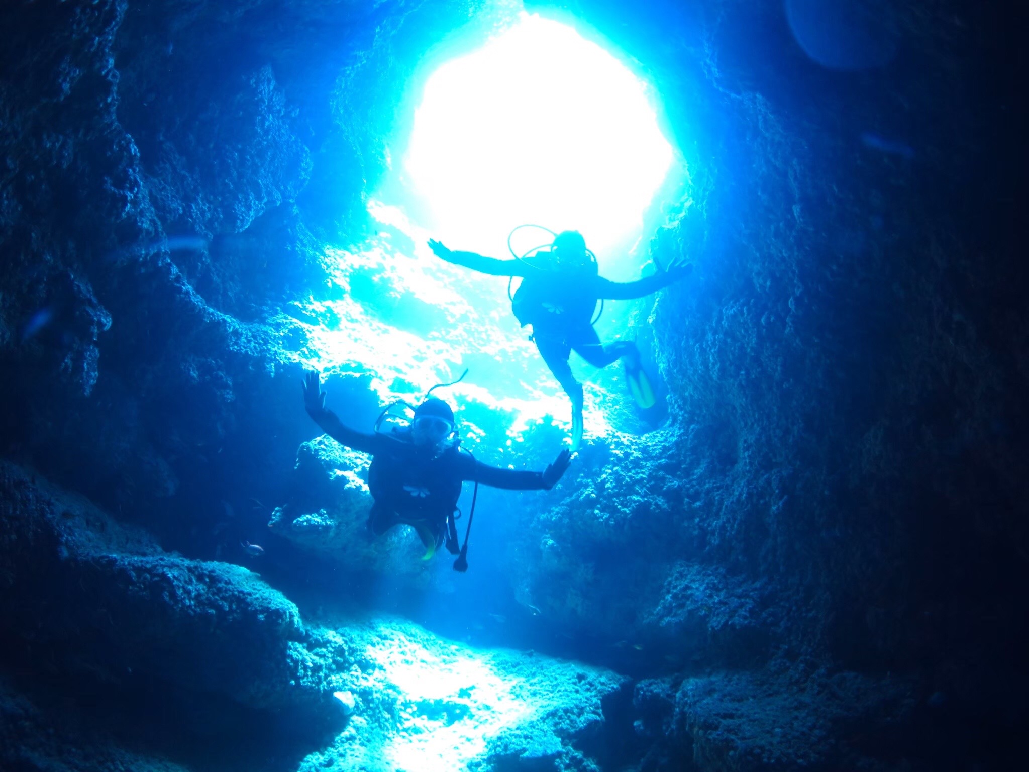 ���̐��E���щ�낤