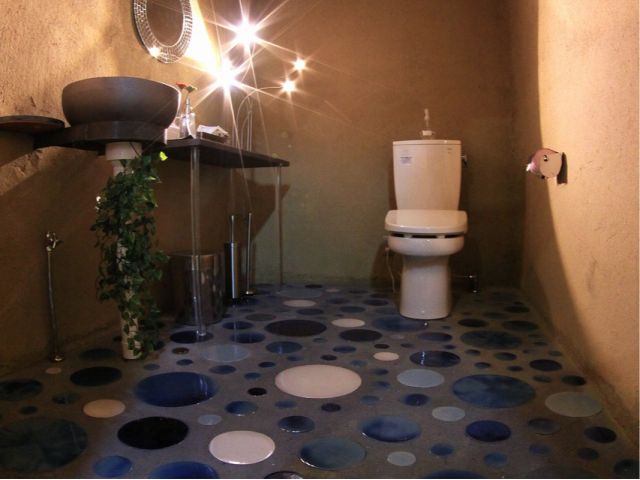 お洒落すぎるトイレも瓦の空間です♪ぜひご利用くださいませ。