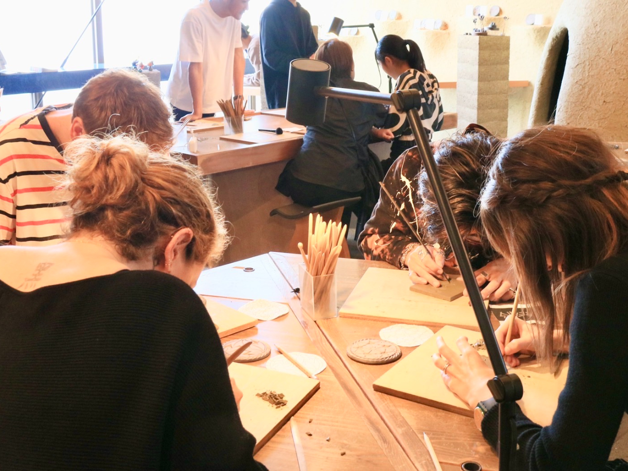 老若男女問わず楽しめる体験!作業がはじまるとみんな一斉に夢中に♪