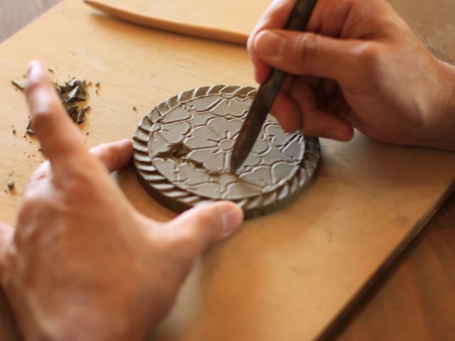 粘土を彫る♪心地よい時間です