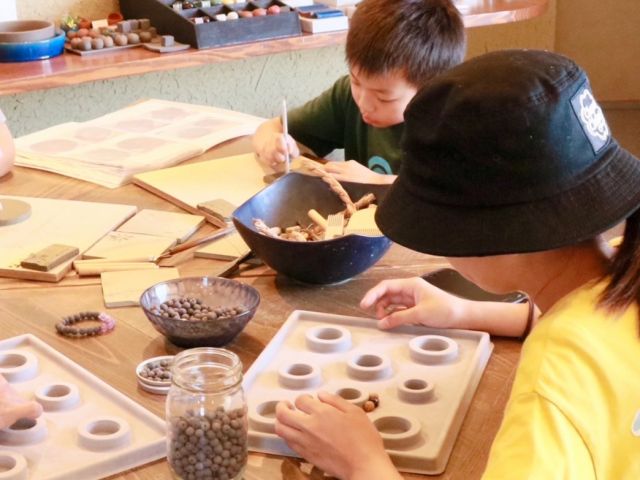 姉弟でそれぞれの作品を仕上げていきます