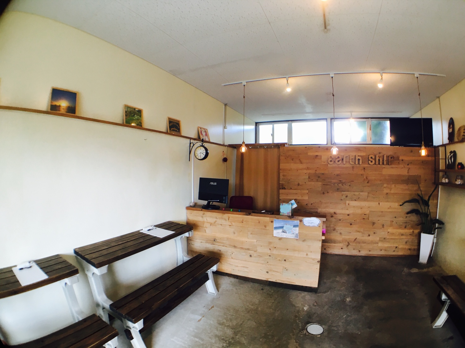 店舗には【シャワー】【ドライヤー】完備☆