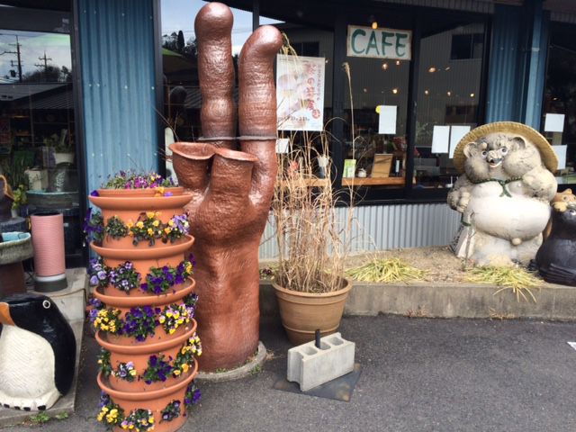 入り口ではもちろんたぬきがお出迎え(^O^)