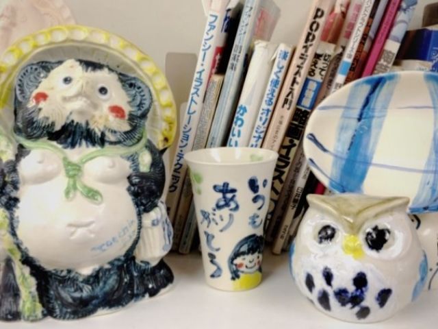 信楽たぬきやフクロウ、食器に絵を描こう!メッセージ入りの湯のみはプレゼントにも喜ばれます(*^_^*)