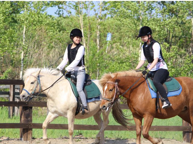 最初は馬場でしっかり練習!