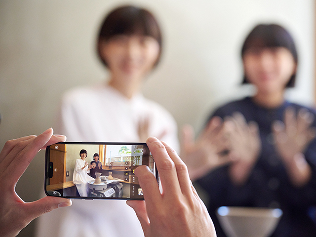 スマホでの写真撮影も。大切な人との特別な思い出づくりをサポートします。