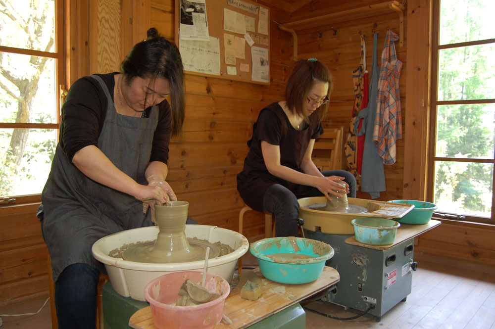 電動ろくろで奮闘中です