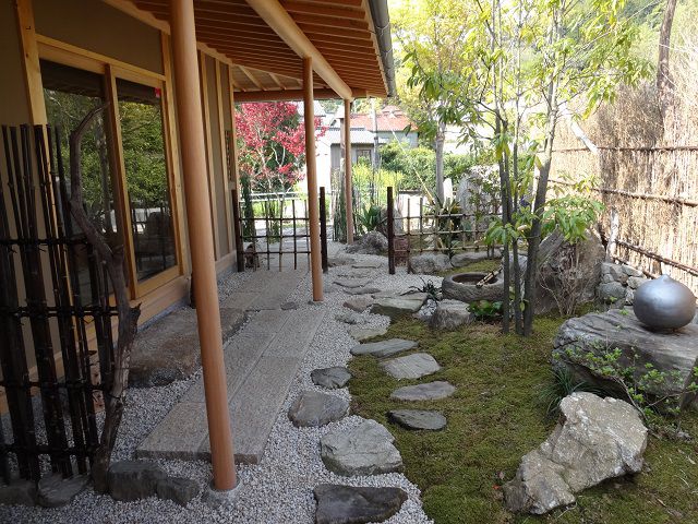 日本文化を感じさせる趣のある建物です。