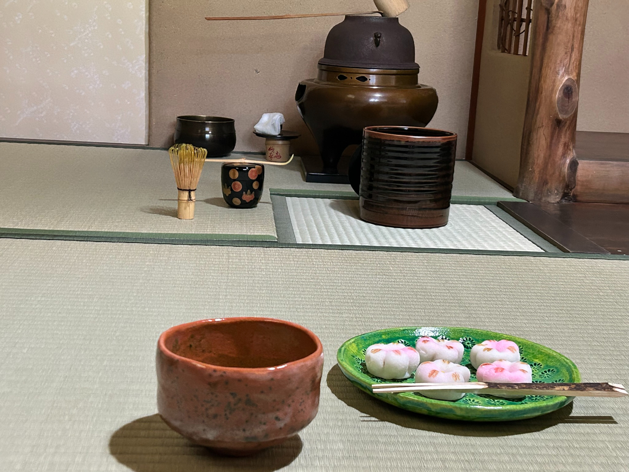 킩u₳ꂽa̋Ԃł܂肵ĂB