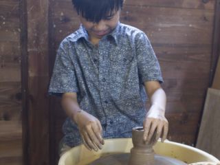 体験時間中、講師は作品作りに対して極力手を加えませんので、思う存分作陶をお楽しみいただけます!