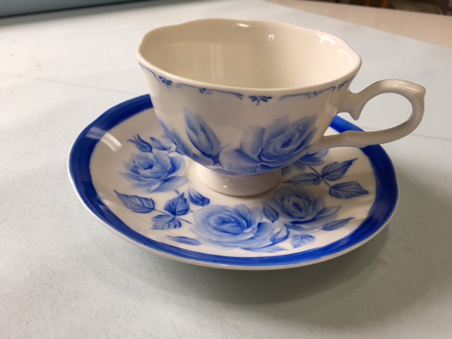 絵付け体験 カップ ソーサーセット お好みのティーセットでおしゃれなティータイム 約2時間 食器ペインティング体験工房 青い玉葱 じゃらん遊び体験