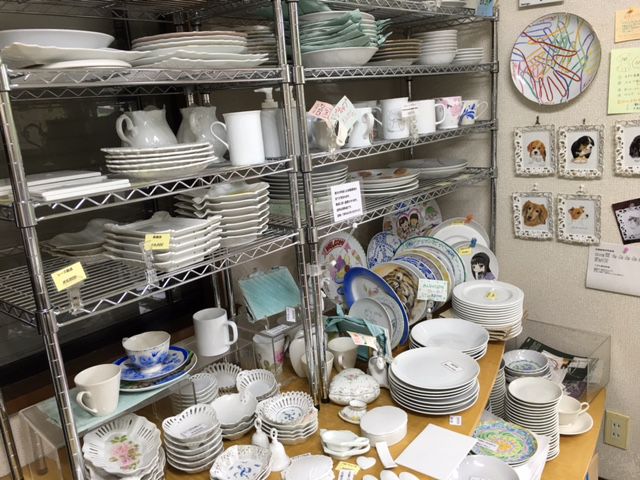 工房内にはたくさんのお皿が♪
他のプランもチェックしてみてくださいね♪