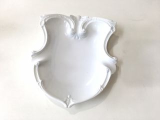 額皿。真っ白なお皿にどんなデザイン・色を施しましょう?