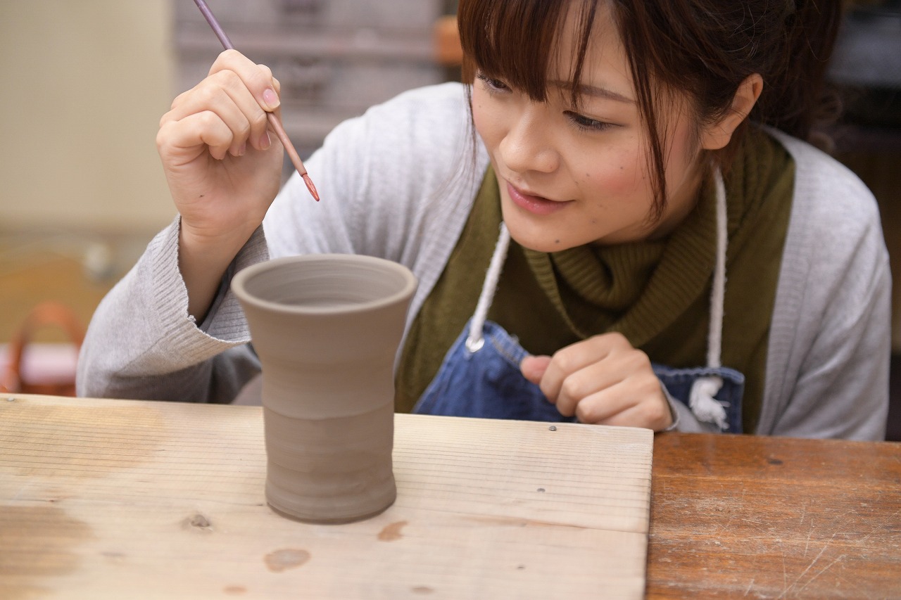 初めての方でも楽しくお気軽に常滑焼陶芸教室が楽しめます!