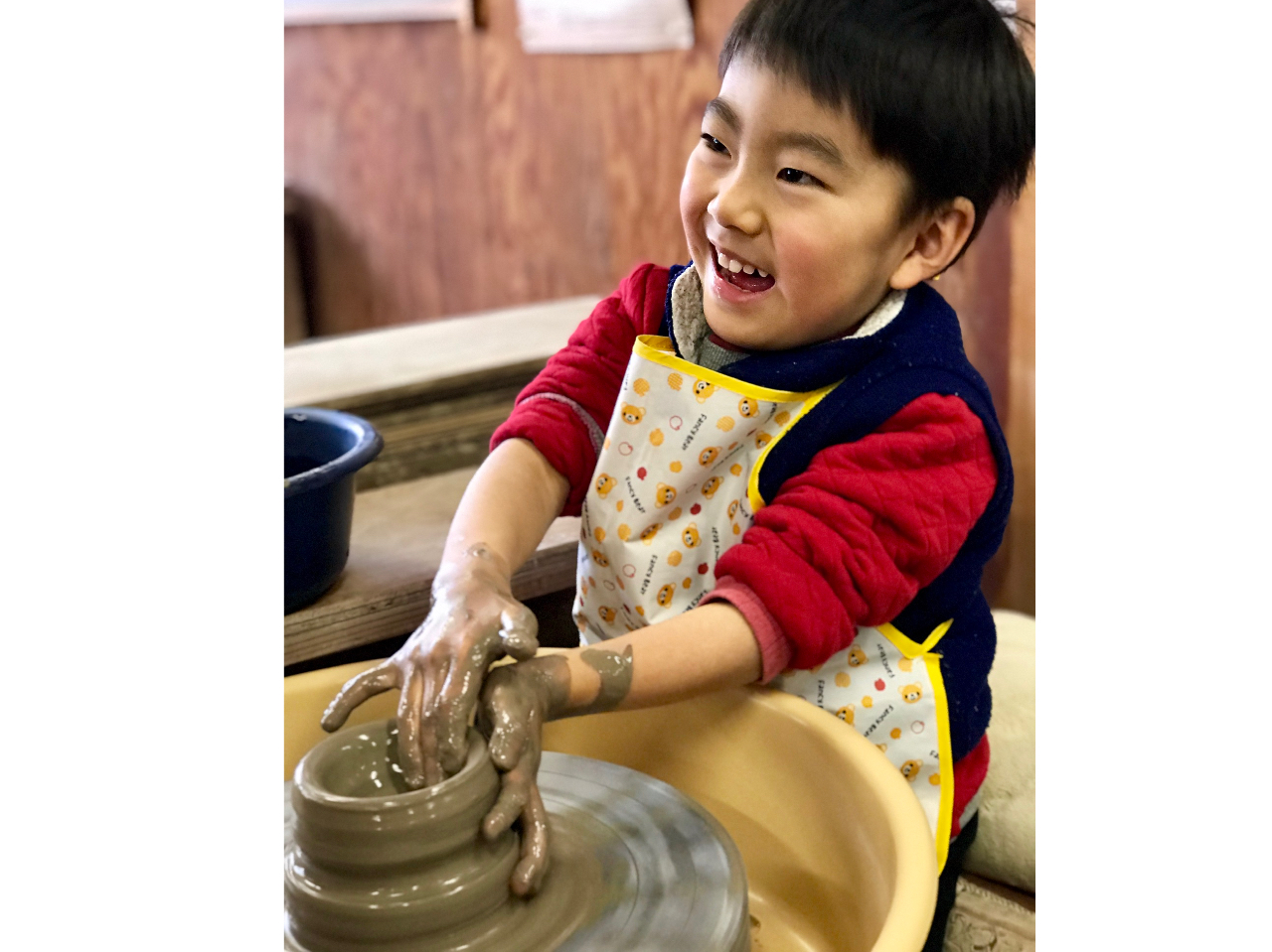 手ぶらでOKです!お子様用エプロン、作務衣お貸しします。