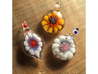 体験の完成例♪誰でも簡単に、こんなにかわいいガラス作品ができます☆