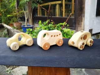 オリジナルの木の車を造ります。