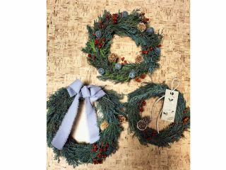 生の葉とワイヤー使って作って行きます ボンドは使いません