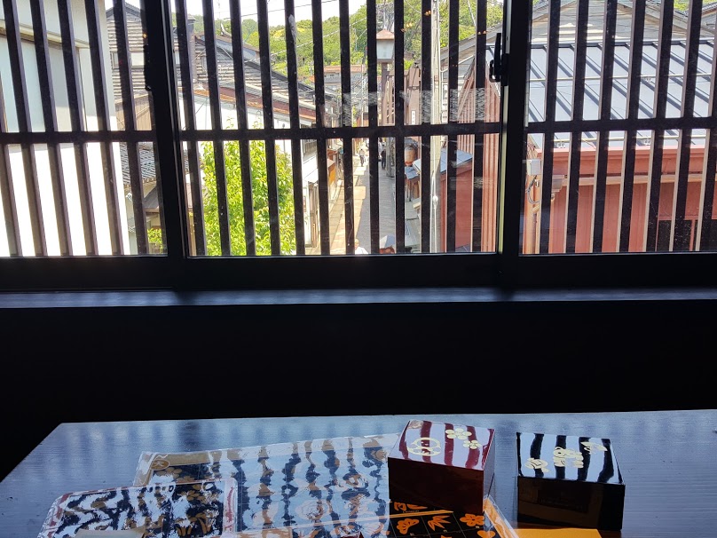 体験処からの風情のある茶屋街の景色が見下ろせます。