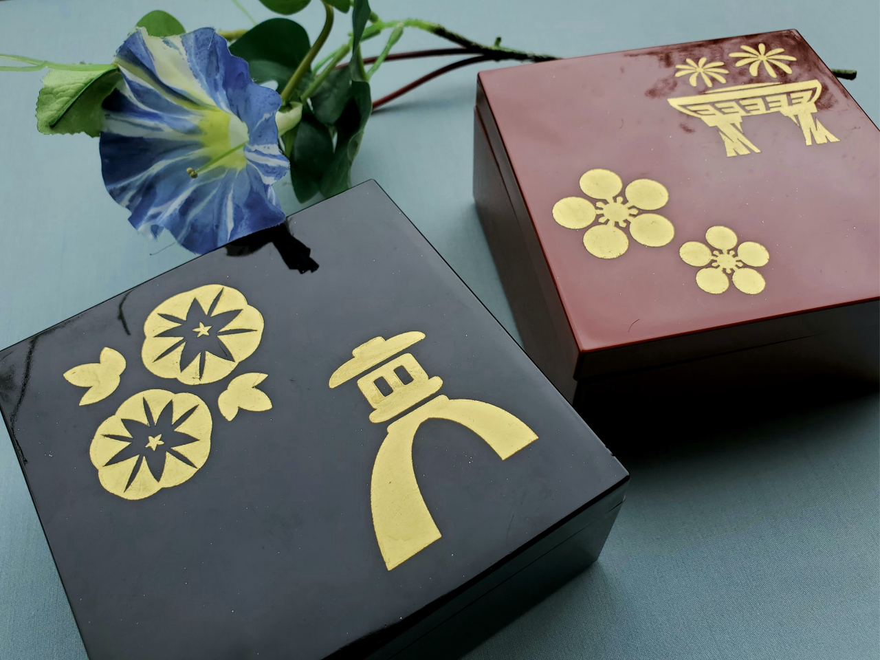 ひがし茶屋街で「箔一」の金箔体験！箔貼り名人コース「小物入れ」