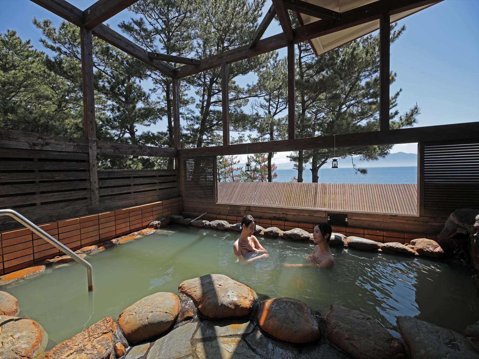 日帰りbbqプラン 面倒な準備や後片付け不要 来てすぐ食べられる 鹿児島 三大黒ブランドを堪能できる 手ぶらbbq 食事後は大浴場の 知林の湯 で露天風呂付き掛け流しの天然温泉も楽しめる 休暇村 指宿 じゃらん遊び体験 日帰りbbqプラン 面倒な準備や後片付け不要 来てすぐ食べられる 鹿児島 三大黒ブランドを堪能できる 手ぶらbbq 食事後は大浴場の 知林の湯 で露天風呂付き掛け流しの天然温泉も楽しめる 休暇村 指宿 じゃらん遊び体験