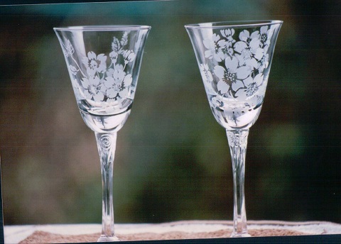 オシャレなワイングラスがお値打ちに作成できます。