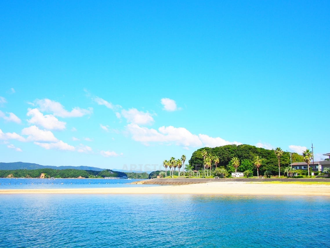 年中穏やかな湾内なので波がありません。